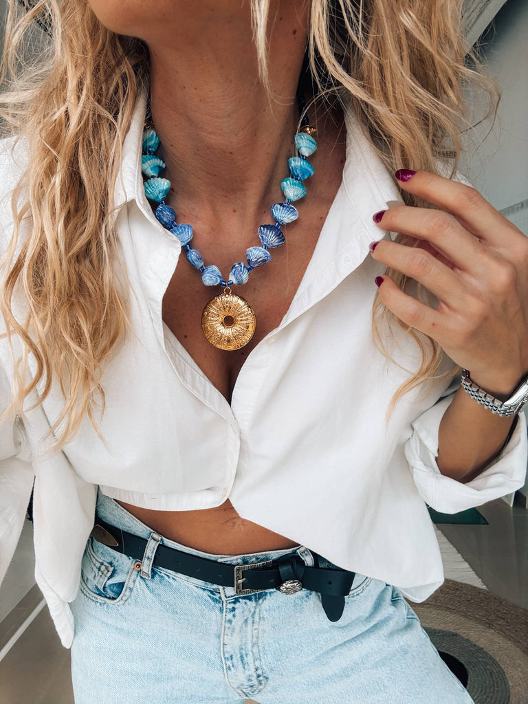 Gouden grote zee-egel statement ketting in blauw