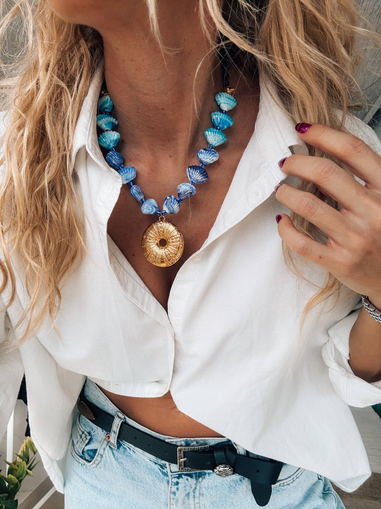 Gouden grote zee-egel statement ketting in blauw